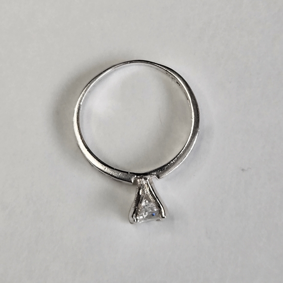 Stunning Sterling Silver Promise Ring - Picture 7 of 10